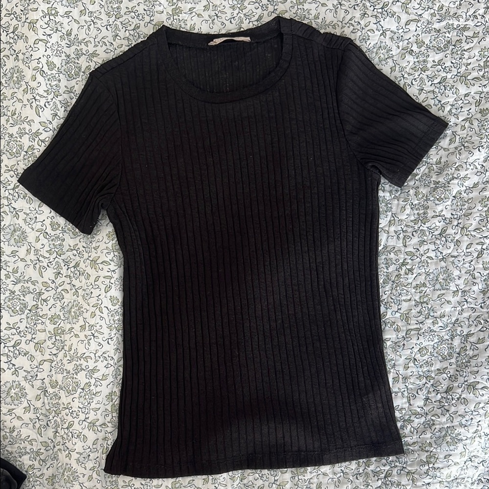 Black Ribbed Short Sleeve Top